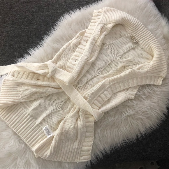 Forever 21 ❄️ Cable Knit Belted Sweater Vest - Picture 3 of 8